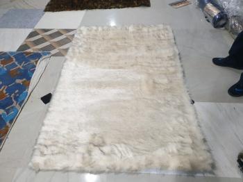 White Fur Bedroom Carpet Manufacturers in West Siang